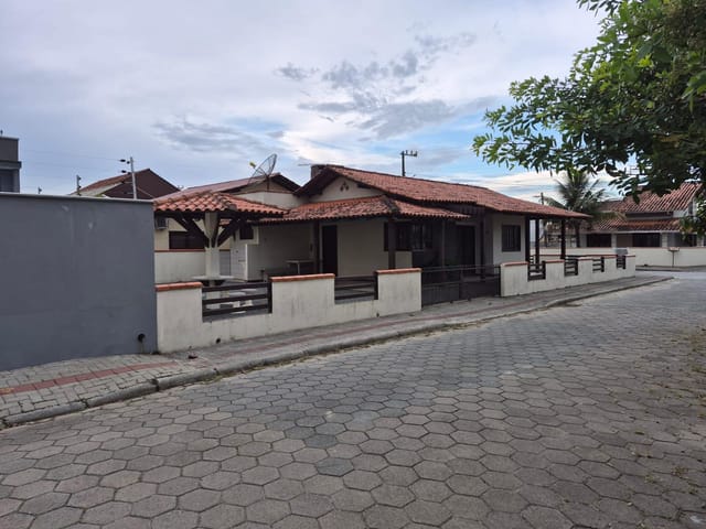 Casa com 264m² 3 quartos e 2 banheiros, à venda, no bairro Praia Alegre em Penha
