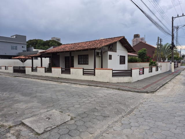Casa com 264m² 3 quartos e 2 banheiros, à venda, no bairro Praia Alegre em Penha