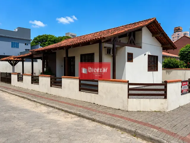 Casa com 264m² 3 quartos e 2 banheiros, à venda, no bairro Praia Alegre em Penha