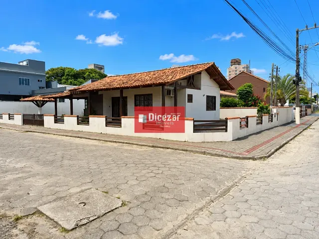 Casa com 264m² 3 quartos e 2 banheiros, à venda, no bairro Praia Alegre em Penha