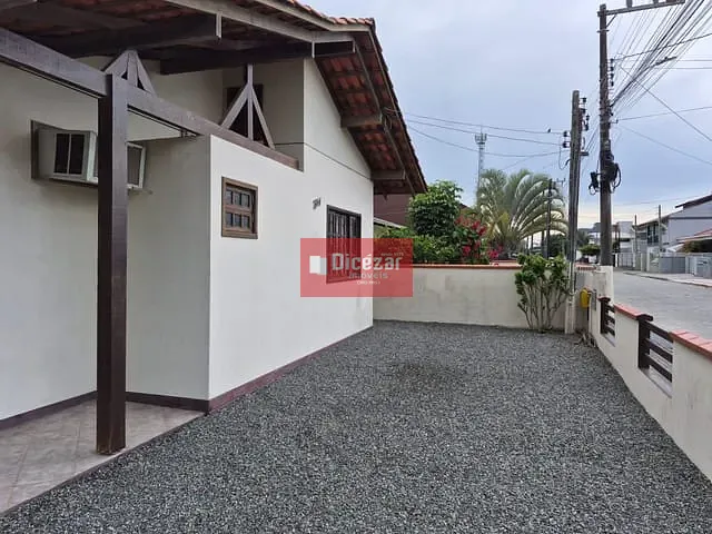 Casa com 264m² 3 quartos e 2 banheiros, à venda, no bairro Praia Alegre em Penha