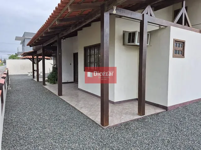 Casa com 264m² 3 quartos e 2 banheiros, à venda, no bairro Praia Alegre em Penha