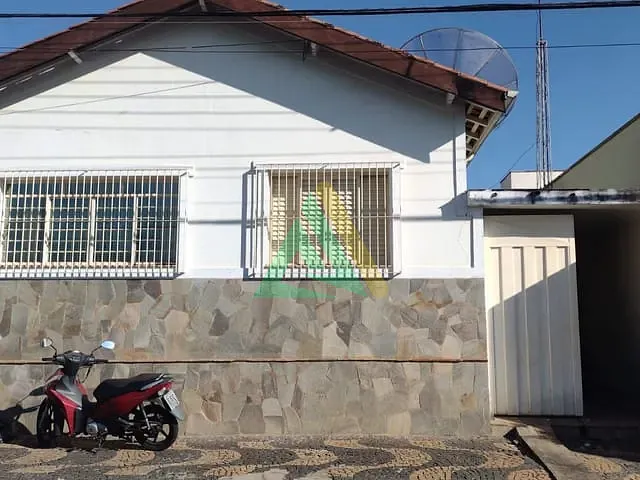 Casa com 250m² 3 quartos e 2 banheiros, à venda, no bairro Centro em Mogi Mirim