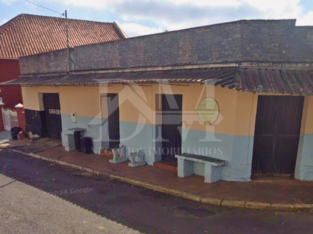Casa com 358m² 2 quartos e 1 banheiro, à venda, no bairro Cidade Alta em Jaguariaíva