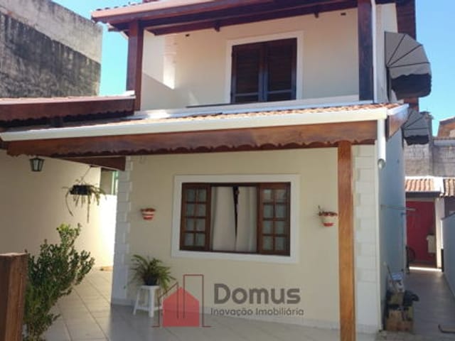 Casa com 250m², à venda, no bairro Residencial Mombaça em Pindamonhangaba