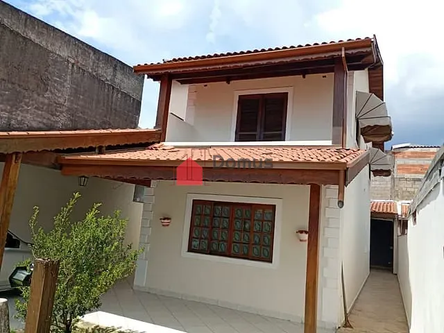 Casa com 250m², à venda, no bairro Residencial Mombaça em Pindamonhangaba