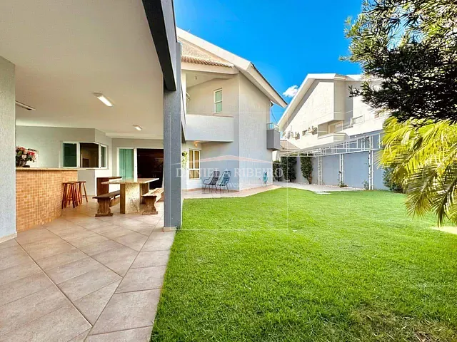 Casa com 540m² 4 quartos e 5 banheiros, à venda, no bairro Parque Residencial Alcântara em Londrina