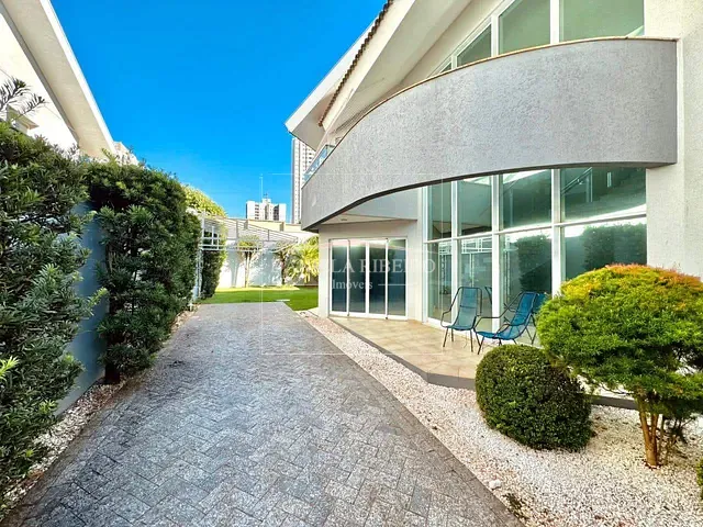 Casa com 540m² 4 quartos e 5 banheiros, à venda, no bairro Parque Residencial Alcântara em Londrina