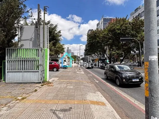 Casa com 400m², para alugar, no bairro Pinheiros em São Paulo