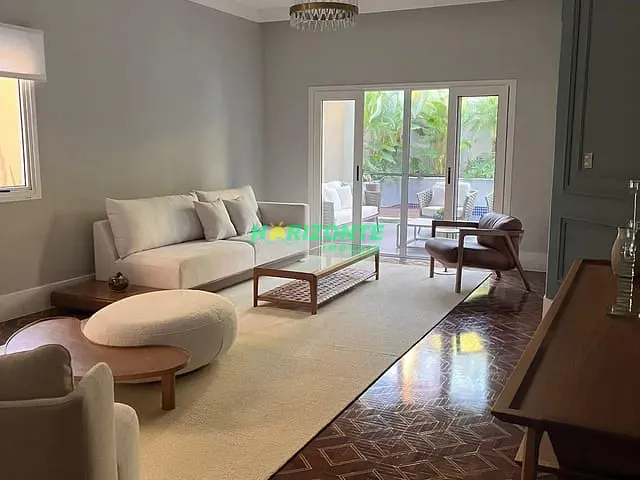 Casa com 450m² 4 quartos e 5 banheiros, à venda, no bairro Urbanova em São José dos Campos
