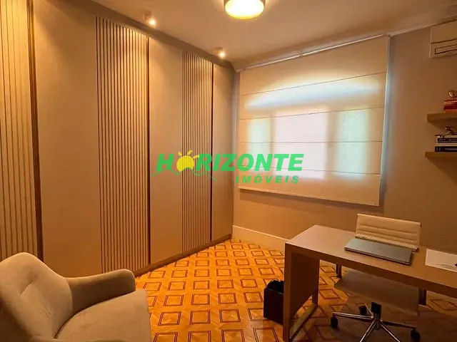 Casa com 450m² 4 quartos e 5 banheiros, à venda, no bairro Urbanova em São José dos Campos