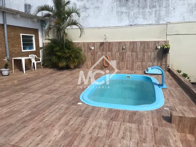 Casa 3 quartos e 3 banheiros, à venda, no bairro Areal em Pelotas