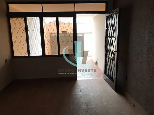 Casa com 250m² 3 quartos e 2 banheiros, à venda, no bairro CENTRO em ARARAQUARA