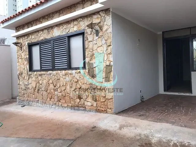 Casa com 250m² 3 quartos e 2 banheiros, à venda, no bairro CENTRO em ARARAQUARA