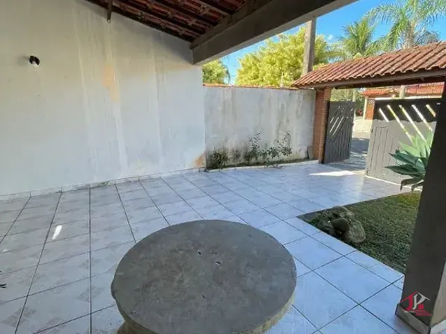 Casa com 300m² 3 quartos e 2 banheiros, à venda, no bairro Bopiranga em Itanhaém