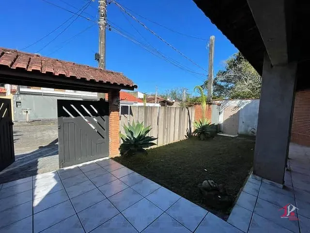 Casa com 300m² 3 quartos e 2 banheiros, à venda, no bairro Bopiranga em Itanhaém