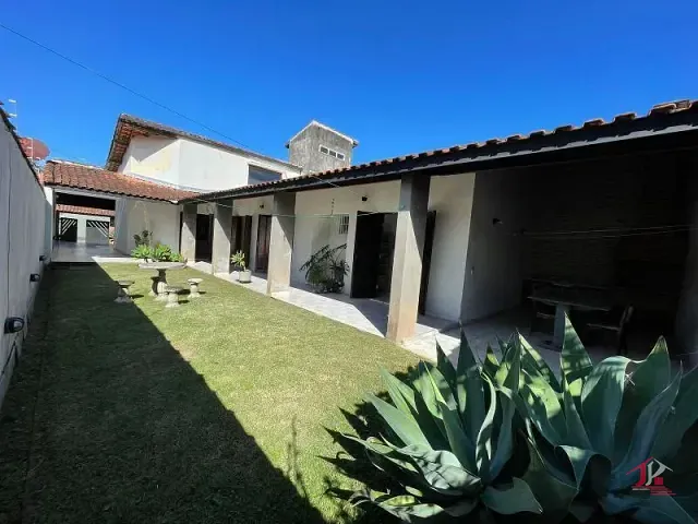 Casa com 300m² 3 quartos e 2 banheiros, à venda, no bairro Bopiranga em Itanhaém