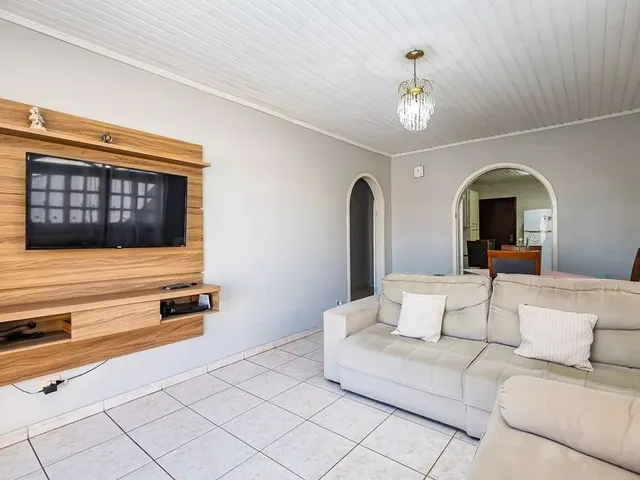Casa com 362m² 3 quartos e 2 banheiros, à venda, no bairro Cristo Rei em Curitiba