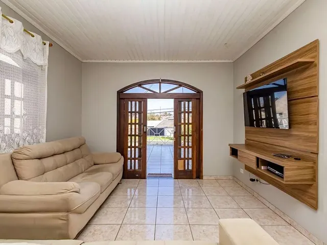 Casa com 362m² 3 quartos e 2 banheiros, à venda, no bairro Cristo Rei em Curitiba