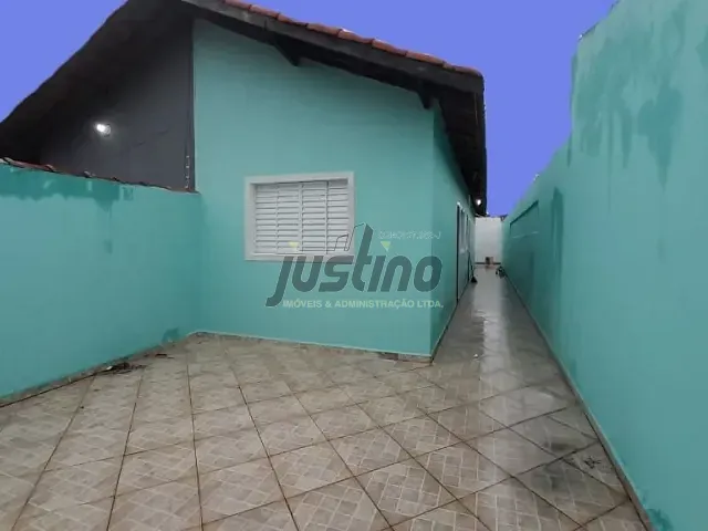 Casa com 125m² 2 quartos e 1 banheiro, à venda, no bairro Jardim Magalhães em Itanhaém