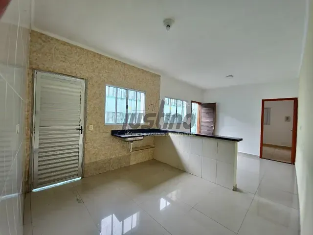 Casa com 125m² 2 quartos e 1 banheiro, à venda, no bairro Jardim Magalhães em Itanhaém