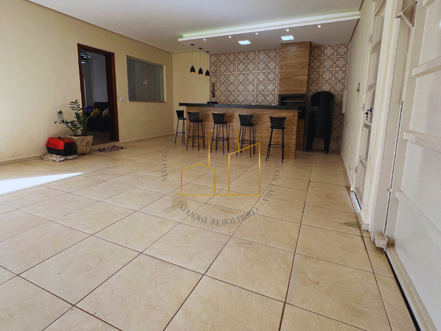 Casa com 200m² 3 quartos e 2 banheiros, à venda, no bairro PQ. Esmeralda / Adelinha / São Joaquim em Franca