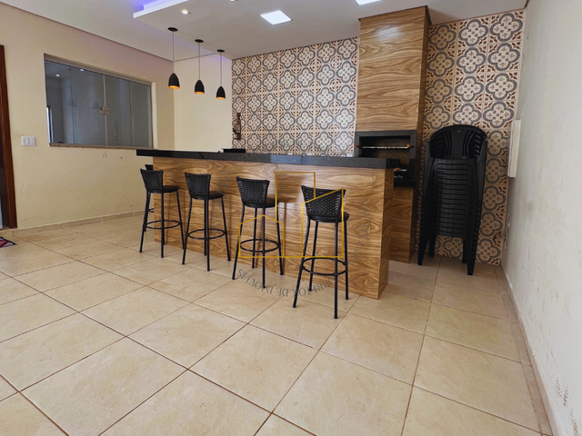 Casa com 200m² 3 quartos e 2 banheiros, à venda, no bairro PQ. Esmeralda / Adelinha / São Joaquim em Franca
