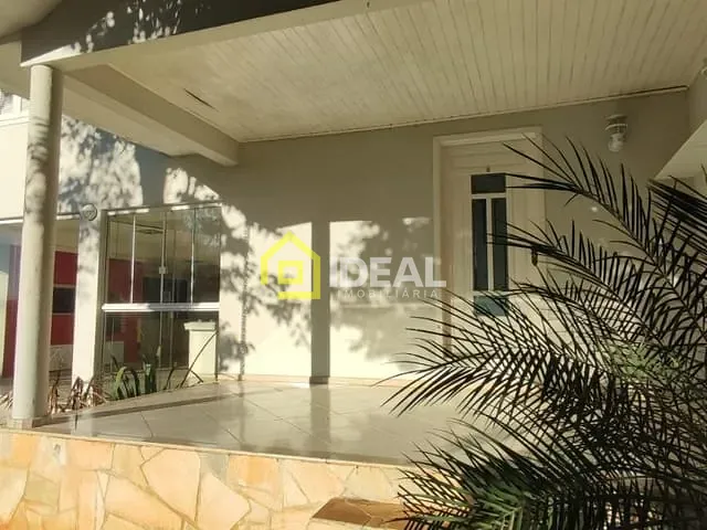 Casa 3 quartos e 3 banheiros, à venda, no bairro Centro em Concórdia