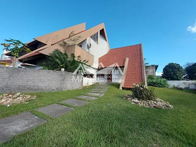 Casa com 1515m² 6 quartos e 5 banheiros, à venda, no bairro Centro em Palhoça