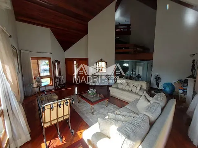 Casa com 1515m² 6 quartos e 5 banheiros, à venda, no bairro Centro em Palhoça