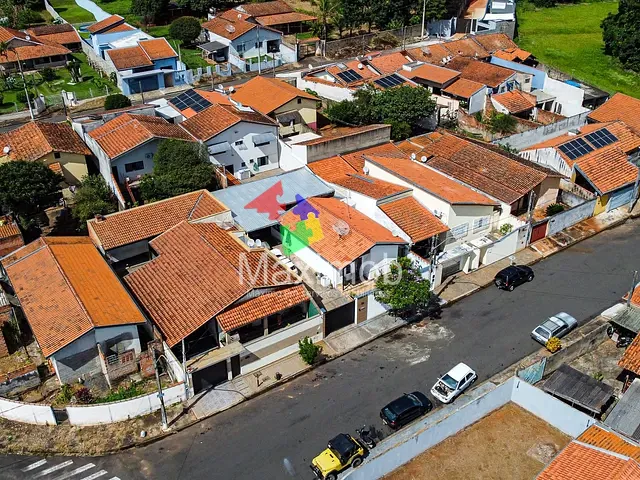 Casa com 250m² 3 quartos e 2 banheiros, à venda, no bairro Jardim Macucos em Itapira