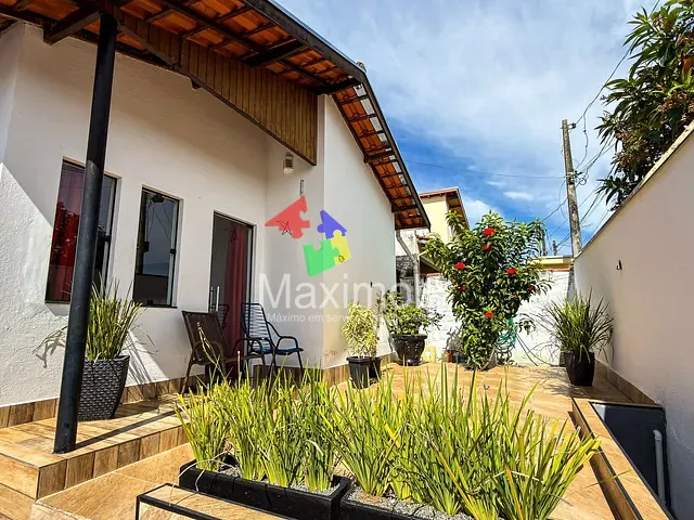 Casa com 250m² 3 quartos e 2 banheiros, à venda, no bairro Jardim Macucos em Itapira