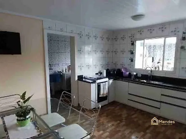 Casa com 185m² 5 quartos e 3 banheiros, à venda, no bairro Pinheirinho em Curitiba