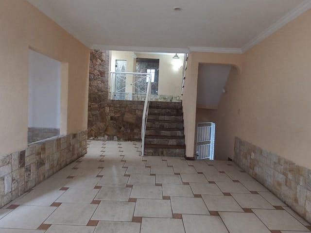 Casa com 300m² 4 quartos e 2 banheiros, à venda, no bairro Vila Valqueire em Rio de Janeiro
