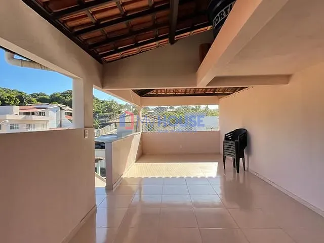Casa 3 quartos e 3 banheiros, para alugar, no bairro Nossa Senhora da Vitória em Ilhéus