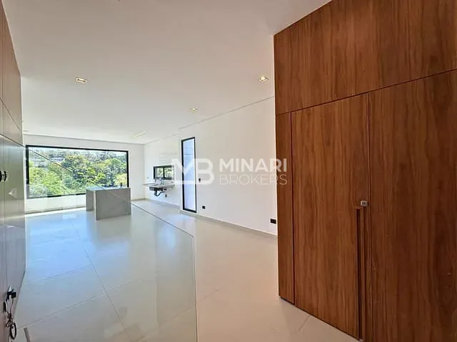 Casa 3 quartos e 5 banheiros, à venda, no bairro Chácara Jaguari (Fazendinha) em Santana de Parnaíba