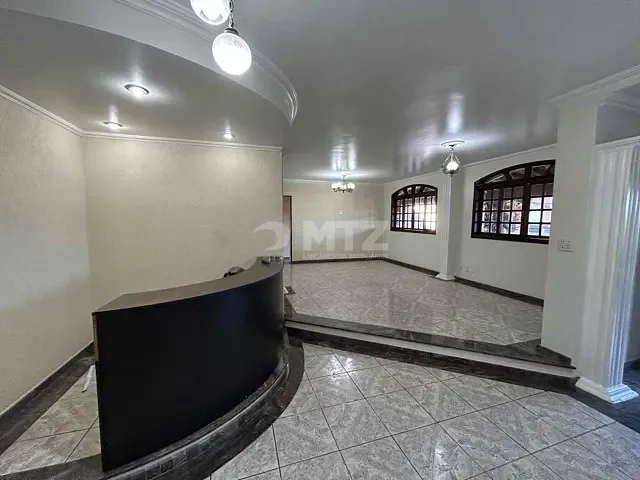 Casa com 632m² 3 quartos e 5 banheiros, à venda, no bairro Vila São Lúcio em Botucatu