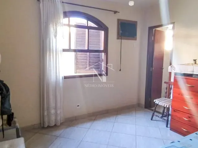 Casa com 375m² 5 quartos e 2 banheiros, à venda ou para alugar, no bairro Centro em Maricá