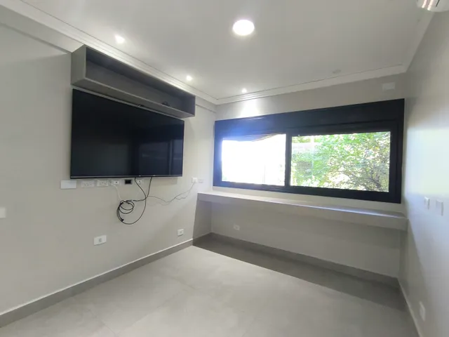 Casa com 420m² 4 quartos e 5 banheiros, para alugar, no bairro Vivendas do Arvoredo em Londrina