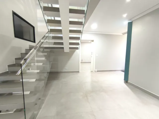 Casa com 420m² 4 quartos e 5 banheiros, para alugar, no bairro Vivendas do Arvoredo em Londrina