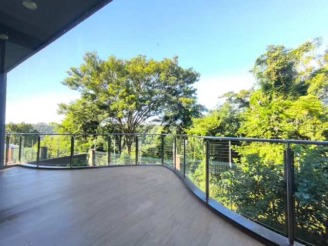 Casa com 420m² 4 quartos e 5 banheiros, para alugar, no bairro Vivendas do Arvoredo em Londrina
