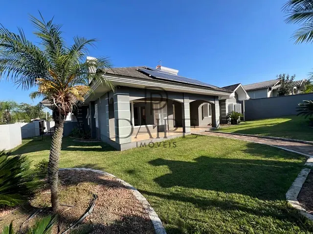 Casa com 936m² 3 quartos e 4 banheiros, à venda, no bairro Centro em Campo Bom