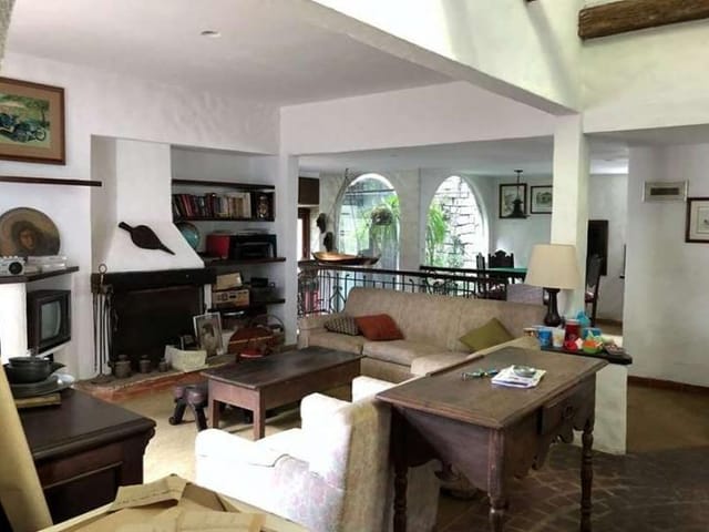 Casa com 2714m² 4 quartos e 7 banheiros, à venda, no bairro Granja Viana em Cotia