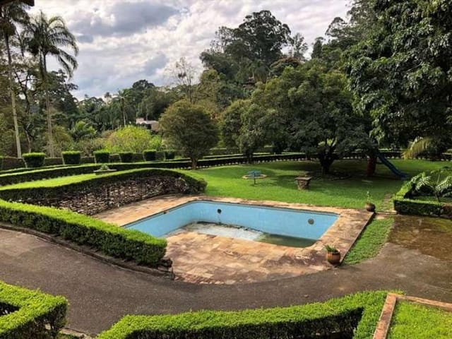 Casa com 2714m² 4 quartos e 7 banheiros, à venda, no bairro Granja Viana em Cotia