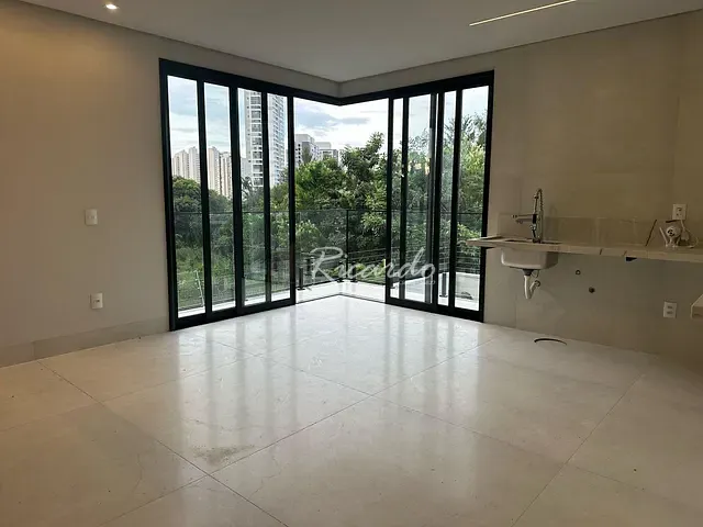 Casa 4 quartos e 5 banheiros, à venda, no bairro Jardim Atlântico em Goiânia