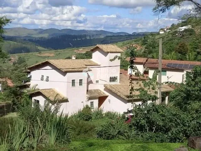 Casa com 2700m² 5 quartos e 5 banheiros, à venda, no bairro Parque das Samambaias em Juiz de Fora