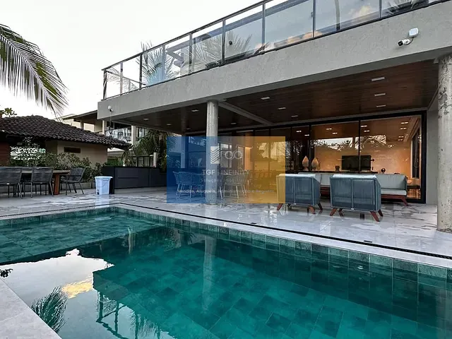 Casa 7 quartos e 9 banheiros, para alugar, no bairro Muro Alto em Ipojuca