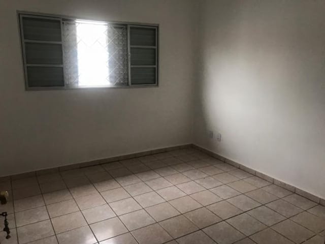 Casa com 232m² 3 quartos e 2 banheiros, para alugar, no bairro Setor Faiçalville em Goiânia