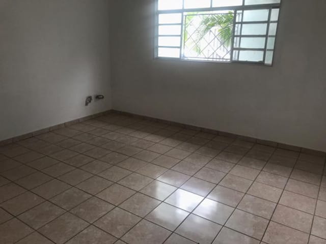 Casa com 232m² 3 quartos e 2 banheiros, para alugar, no bairro Setor Faiçalville em Goiânia