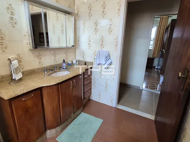 Casa com 417m² 4 quartos e 2 banheiros, à venda, no bairro Vila Paraíba em Guaratinguetá